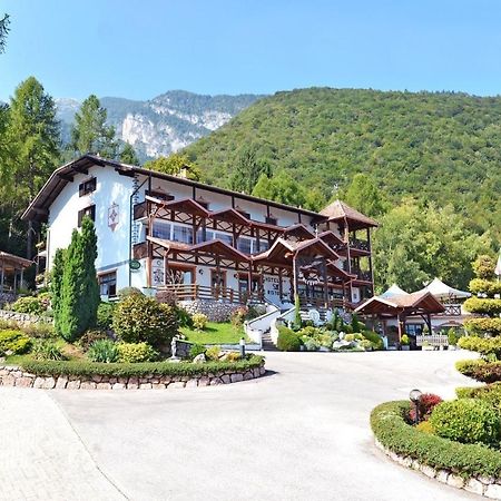 Hotel Ristorante Scoiattolo Sporminore Kültér fotó