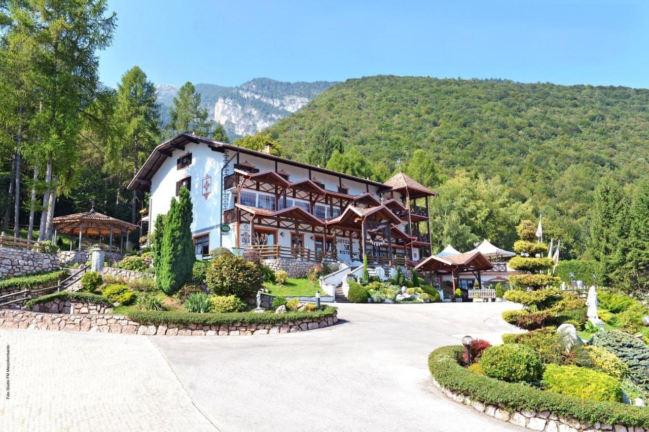 Hotel Ristorante Scoiattolo Sporminore Kültér fotó