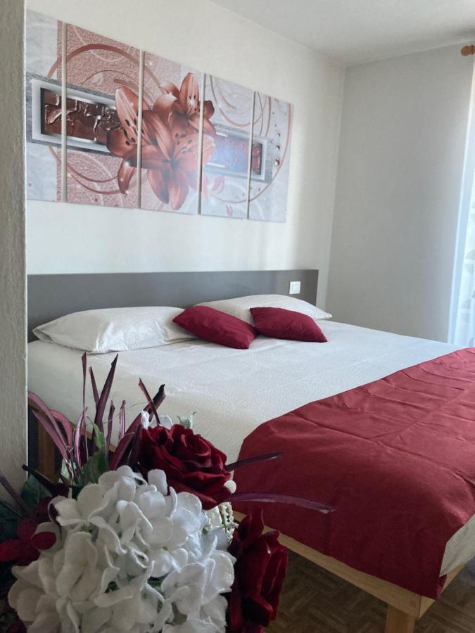 Hotel Ristorante Scoiattolo Sporminore Kültér fotó